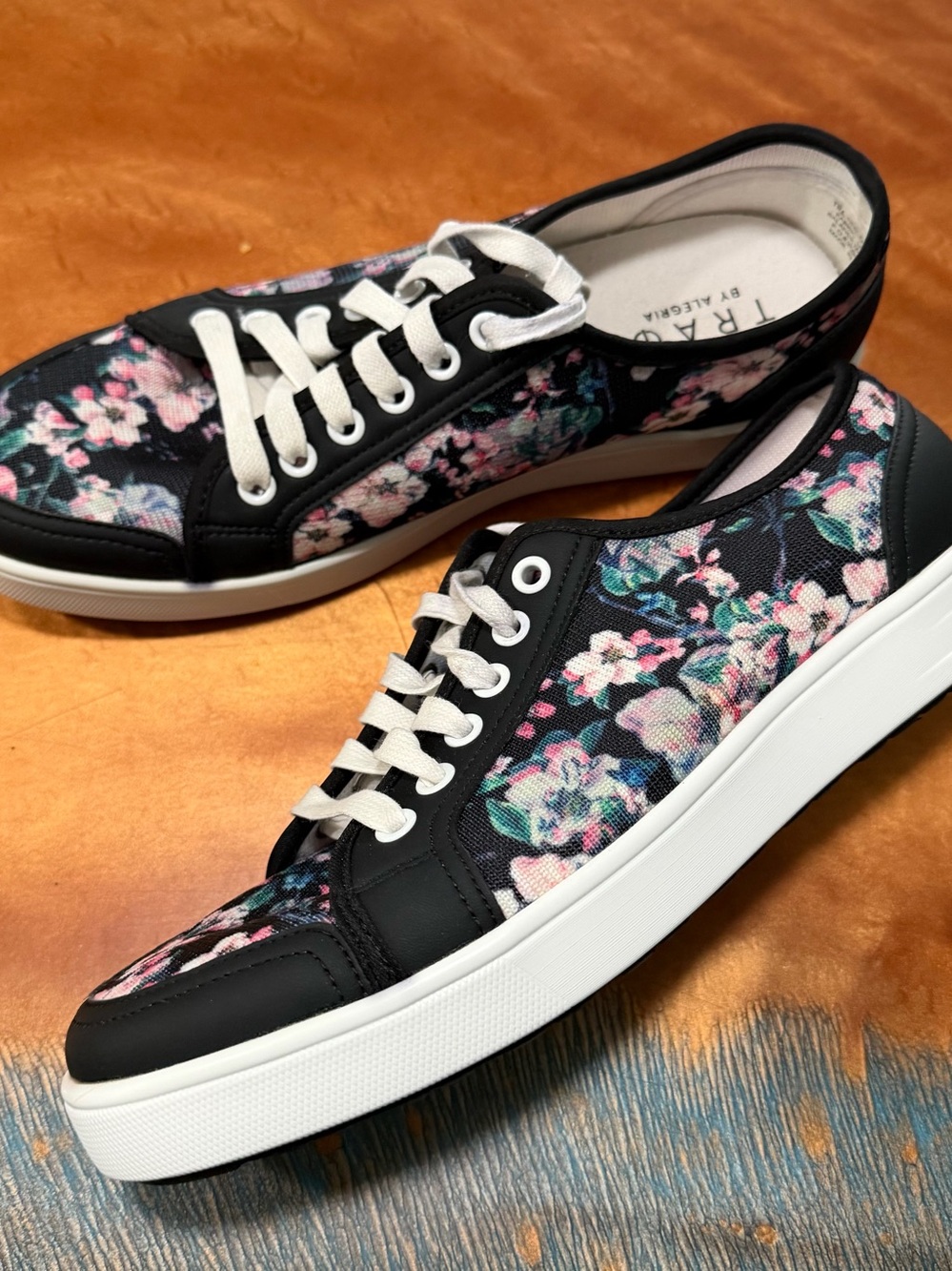 Traq By Alegria Sneaq Sneaker - Women's black floral Size 40
